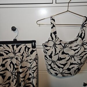 Black and White Patterned Tank and Leggings Set